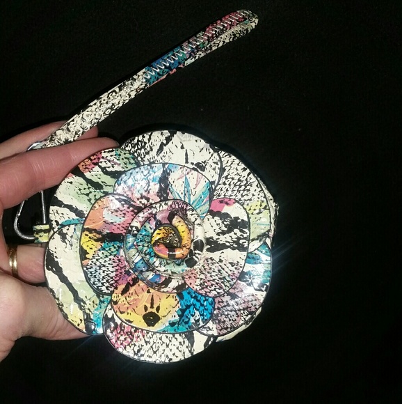 Coin purse/key holder wristlet - Picture 3 of 4